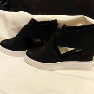 Zip up wedge Send me tenny shoes